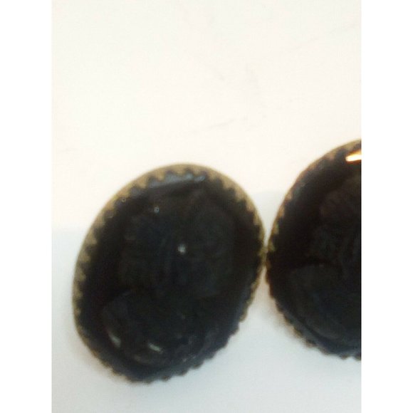 Black  cameo cufflinks, Victorian mourning jewelry, Macabre Gothic groomsmen gif - Picture 3 of 5